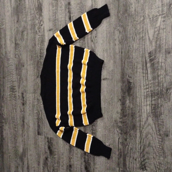 Sweater - Picture 5 of 5